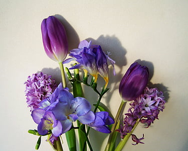 variety of purple flower arrangement thumbnail