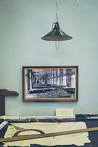 green pendant lamp thumbnail