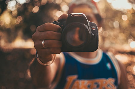 Canon DSLR Camera thumbnail