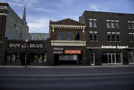 Shops along the streets of Winnipeg thumbnail