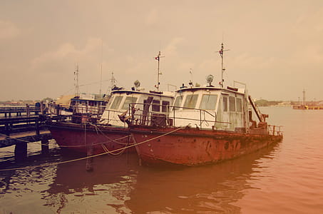 Rotting boats thumbnail