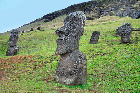 Moai statue at daytime thumbnail