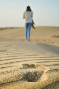 footprint on sand thumbnail