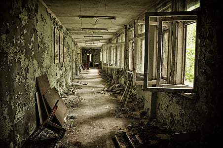 photo of empty wrecked building thumbnail