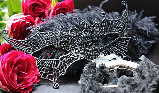 black masquerade mask thumbnail
