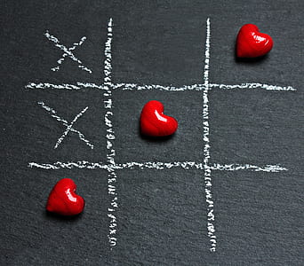 tic-tac toe game with heart stones thumbnail