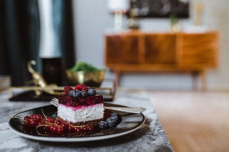 Cheesecake with blueberries and raspberries thumbnail