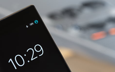 smartphone on airplane mode displaying 10:29 time thumbnail