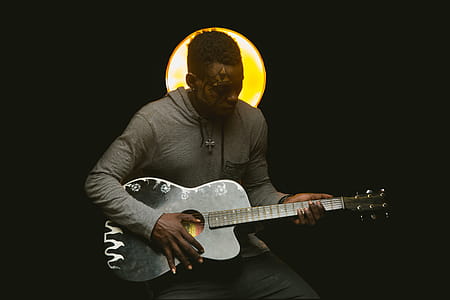 Man Playing Guitar thumbnail