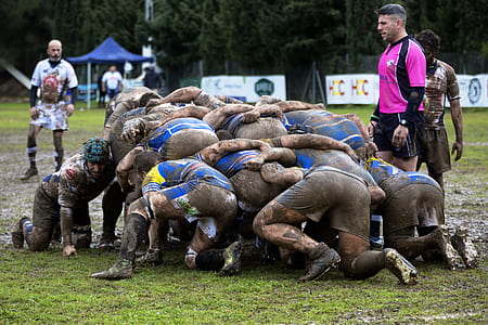 people playing football thumbnail