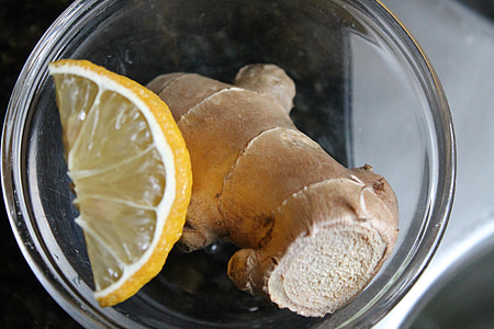 ginger on glass bowl thumbnail