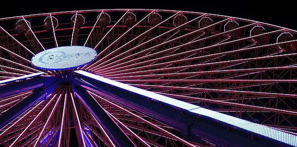 bottom view of Ferris wheel thumbnail