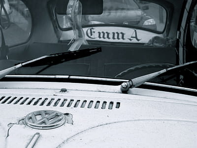 white Volkswagen Beetle thumbnail