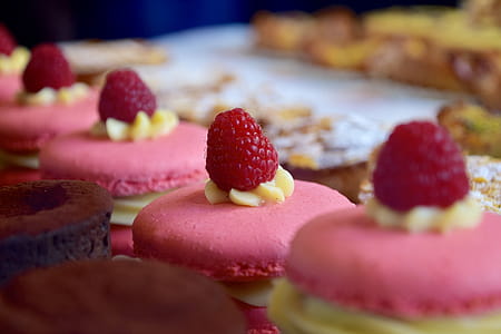 Cupcakes With Red Berries thumbnail