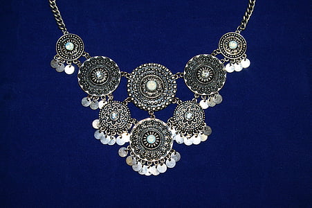 gray floral necklace thumbnail