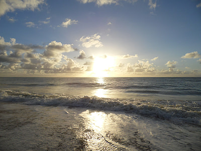photo of beach at sunrise thumbnail