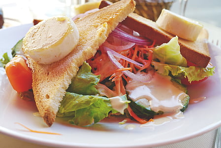 breads with vegetables thumbnail