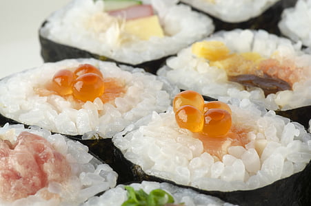 close-up photo of kimbap thumbnail