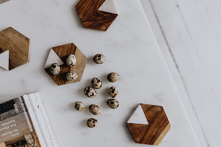 Quail eggs and white marble thumbnail