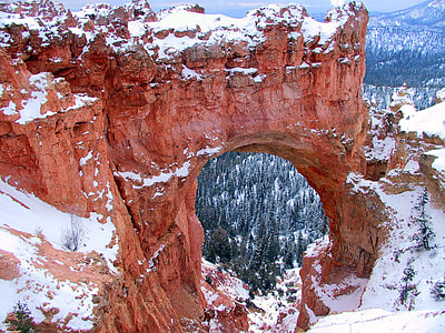 Arch formed by Erosion in Bryce Canyon National Park, Utah thumbnail