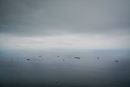 ships on body of water thumbnail