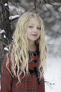 girl in red coat thumbnail