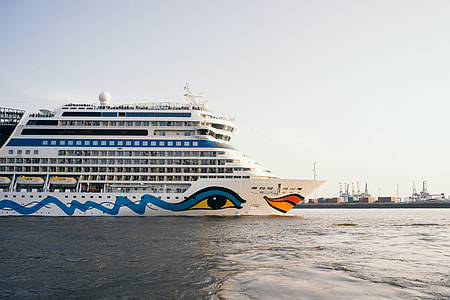 Сruise ship thumbnail