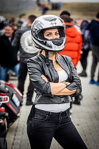 woman in shallow photography thumbnail