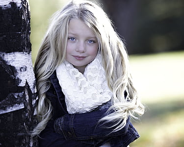 girl wearing white scarf thumbnail
