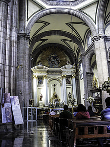 Tabernacle's main altar at the Mexico City Cathedral thumbnail