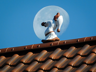 dwarf figurine on top roof thumbnail