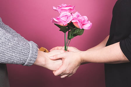 Couple Flowers Gift Photo thumbnail