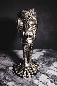 Halloween Skulls Decorations thumbnail