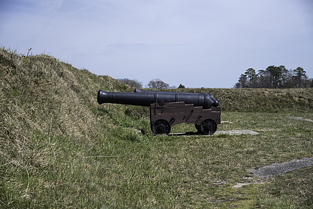 Large Cannon in the American trenches in Yorktown, Virginia thumbnail