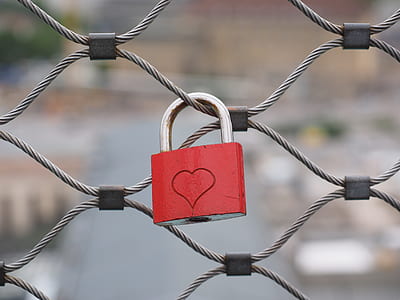red padlock on chain thumbnail