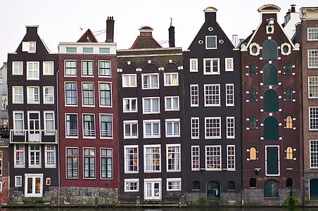 landscape photo of building thumbnail
