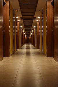 empty hallway between rooms thumbnail