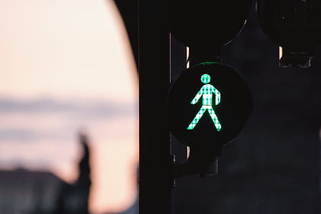 Traffic light on green thumbnail