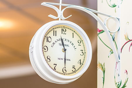analog clock at 11:30 thumbnail