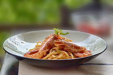 Close-Up Photography of Cooked Shrimps and Pasta thumbnail