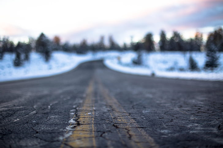 closeup photography of gray concrete road