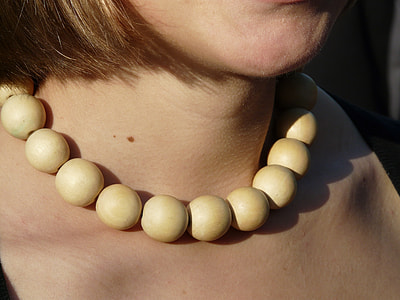 beaded brown necklace thumbnail