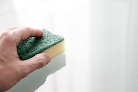 person holding a sponge thumbnail