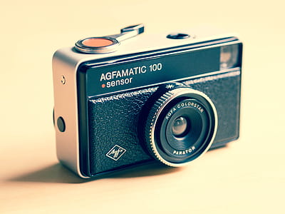 black and silver point-and-shoot camear thumbnail