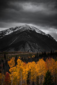 landscape photography of black and grey mountain thumbnail