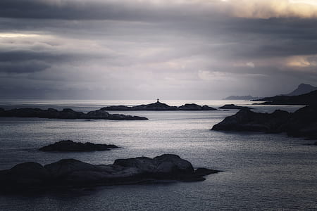 photography of seawater thumbnail