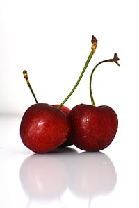 three red apples thumbnail