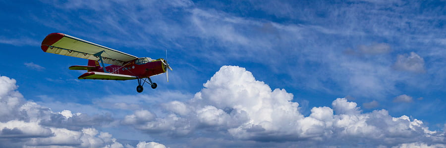 biplane flying thumbnail