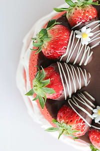 chocolate strawberries thumbnail