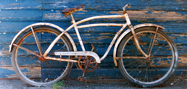 white bicycle thumbnail